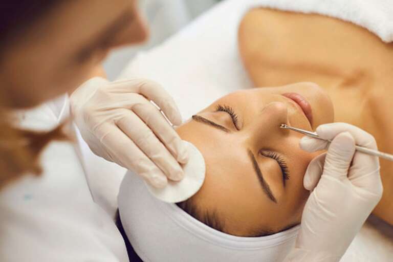 10 Manfaat Rutin Facial Wajah Menurut Dokter Kecantikan